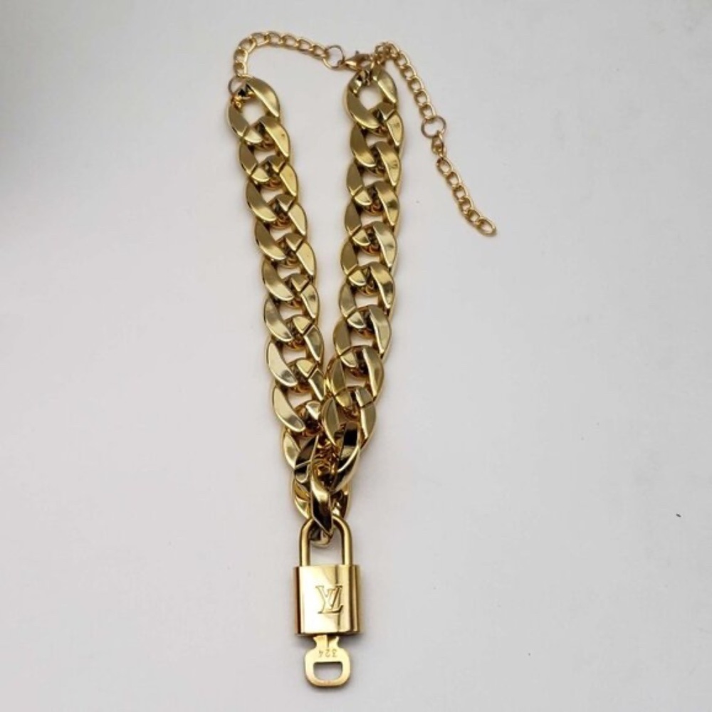 Authentic Louis Vuitton Lock& Key w/Unbranded Cuban Gold Plated Chain 012726 - Picture 2 of 10